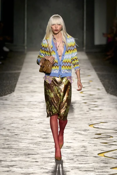 Look 14
